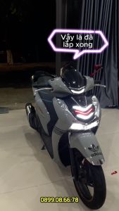Kính Chắn Gió Xe SH 125 150 160 đời 2020 / 2021 / 2022 / 2023 SH 2024 - Mão Trên Mão Đầu Đen Khói Carbon - Phụ kiện đồ chơi xe SH - Loại Kiểu Thời Trang