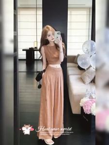 Bộ Quần Áo Phong Cách Minimalist Casaul Áo Không Tay Ôm Sát Quần Dài Rộng Thùng Thình