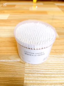 Hộp 500 Tăm Bông Ngoáy Tai Thân Gỗ Chất Liệu Cotton 2 Đầu Đa Năng