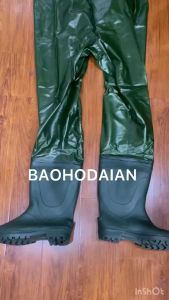 Ủng liền quần lội nước chất liệu cao su chống thấm nước