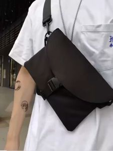 กระเป๋าคาดหน้าอก คาดเอว สะพายข้าง สไตล์สปอร์ต ผ้าไนล่อนกันน้ำ ขนาดกระทัดรัด