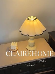 โคมไฟตั้งโต๊ะจีบกลีบตกแต่งเรียบง่ายโคมไฟข้างเตียงโคมไฟน้ำเต้าบรรยากาศโรแมนติก