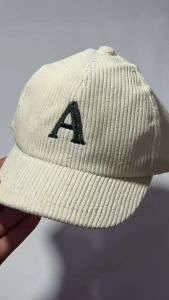 Topi Anak Cewek Cowok Usia 6 Bulan - 3 Tahun INISIAL A-Z Warna BROKEN WHITE /COKLAT Dan Hitam Bahan CORDUROY