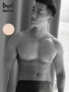 MiiOW | Breathable and Invisible Mens Chest Pads