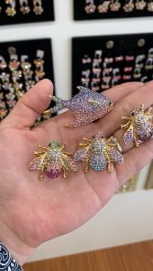 B136 *NEW ARRIVAL* Ozel Premium Material Nice Elegant Colorful Fishs (Bawal) Brooch (S) Kerongsang Size : (H) 21mm  (W) 35mm
