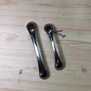 Stainless Steel Kitchen Cabinet Pull Handle with Screws 4274 - Elegant Door Handle for Safety & Security