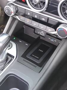 For Nissan Sylphy 2020-2025 15W Fast Wireless Charger Car Holder Qi Standard Compatible Mobile Phone Accessory
