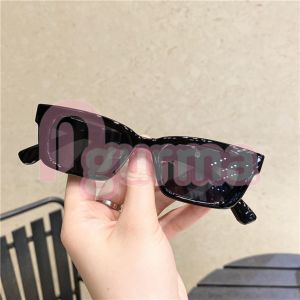 Kacamata Hitam Lubang Korea Fashion Wanita Pria Import