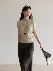 Cantonstory | Relaxed Fit Slimming French Oat Color Batwing Sleeve Round Neck Short Sleeve Knitwear