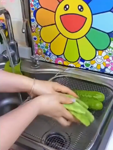 Jerry.jk ตะกร้าระบายน้ำครัวสแต ตะกร้าล้างผัก 304ตะกร้าสเตนเลส ตะกร้าล้างผักและผลไม้แบบพับ กร้าสเตนเลส ตะแกรงวางผลไม้ ซิงค์ล้างจาน ยืดได้ ปรับความยาวได้ วางผักและผลไม้ มี 3 ขนาดให้เลือก แข็งแรง คุณภาพดี