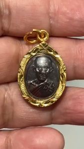 K866 เหรียญหลวงพ่อรวย พระหลวงพ่อรวย หลวงพ่อรวย พญาไก่ วัดตะโก อยุธยา เนื้อรมดำ กรอบทองไมครอน วัตถุมงคล พร้อมส่ง