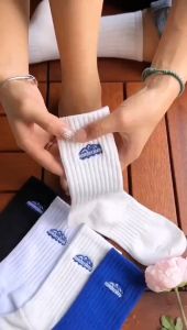 VeryMall Medium tube breathable deodorizing sports socks for men and women quick drying anti sweat and anti odor socks Multiple Colors