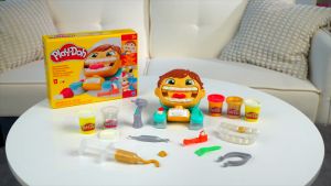 Play-Doh Silly Smiles Dentist Kit: 7 Accessories & 5 Cans. Fun Arts & Crafts Toy for Kids Ages 3+ Great Gift