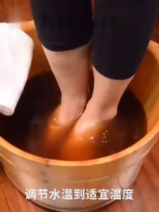 Túi 30 Gói Bột Ngâm Chân Ngải Cứu 28 Vị Thảo Mộc Thải Độc Spa Thư Giãn Hoạt Huyết Ngủ Ngon Tiện Lợi