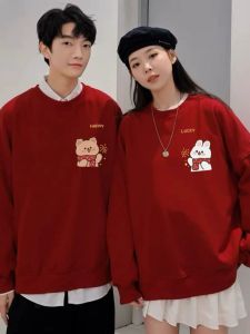 เสื้อฮู้ดสีแดงคอตั้งแขนยาวทรงหลวมสำหรับฤดูใบไม้ร่วง/ฤดูหนาว เสื้อฮู้ดคอกลมแบบหนาสำหรับคู่รัก ทรงหลวม เสื้อผ้าทำงาน