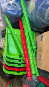 Ky Hốt Rác Nhựa Cán Dài - CLEAN MART