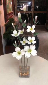 ดอกไม้ปลอมพร้อมแจกัน - แจกันดอกไม้ประดิษฐ์ ดอกdogwood