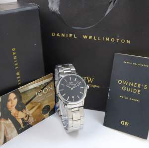 TERLARIS - GARANSI TERMURAH - Jam Tangan Wanita Wede Rantai Steinless Kelengkap Set Lengkap Box + Buku + Kartu Icon + Paperbag