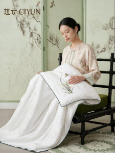 Summer and Spring Silk Quilt 100 Percent Mulberry Silk Core