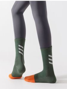 Reflective Cycling Socks for Women Night Riding Bicycle Sports Socks Quick Dry Professional Glow in the Dark Running Socks