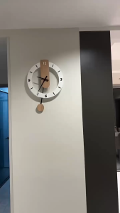wooden clock wall clock Modern Silent art clock Creative decoration Pendulum Clock Decoration clock