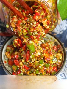 Sichuan Hunan Specialty Garlic Flavored Hot Pepper Sauce Rice Dipping Sauce Colorful Bell Pepper Sauce Extra Hot Double Pepper Sauce