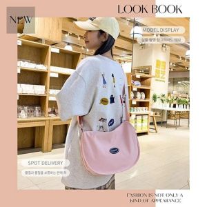 NQshop สต็อกแน่น กระเป๋าสะพายไหล่แฟชั่น คุณภาพดี สายปรับระดับได้น้าาา ใช้ได้ทุกโอกาส แมทช์กับชุดไหนก็เข้ากัน ราคาถูกจับต้องได้ ต้องมีแล้วปะสาวๆ