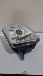 ไฟหน้า Isuzu Dmax ปี 2007-2011 รุ่นโปรเจคเตอร์ ไฟมุมสีขาว อีซูซุ ดีแมก ดีแม็ค ดีแม็ก D max D-max ไฟหน้าd max ตราเพชร