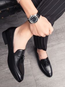 Spring Season Mens Pointed Toe Slip-On Shoes Fashionable Korean Style Bean Tailor British Style Versatile Flat Heel Rubber Sole