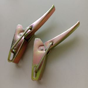 KUNCI/HANDLE PINTU BAK BELAKANG TOYOTA KIJANG KF 40/60