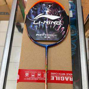 RAKET BADMINTON BULUTANGKIS LINING WINDSTORM 72