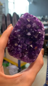 🇺🇾 High-Grade Uruguayan Agate Premium natural skin with no basalt layer — what you’re getting is pure crystal and agate.