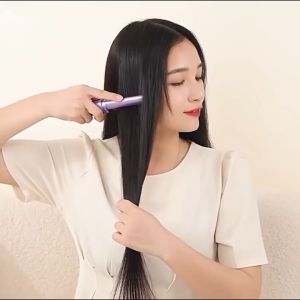 Sisir Perawatan Rambut Tanpa Kabel 50HZ 45W 2-in-1 Anti-melepuh sikat USB dapat diisi ulang Dilengkapi Dengan lapisan keramik pelindung rambut