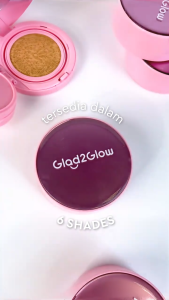 [New Launch]Glad2Glow 2in1 Perfect Pair Cushion Powder Foundation Waterproof Make Up Setting BB Cream Tahan Tahan 12Jam Hasil Akhir Glowing Dan Menyatu Dengan Warna Kulit Tekstur Ringan Di Wajah Full Coverage