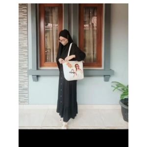 Tote Bag Kanvas Wanita Printing: Mencetak Tote Bag Untuk Perjalanan