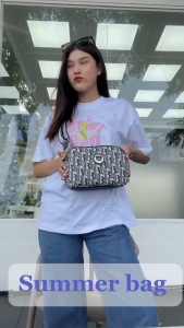 Henneybear-H1171 ลาย Crown bear มาใหม่ !! กระเป๋าสะพายข้าง กระเป๋าพาดลำตัว ทรงสวย มาพร้อมสายสปอร์ตพรีเมี่ยมปรับระดับได้