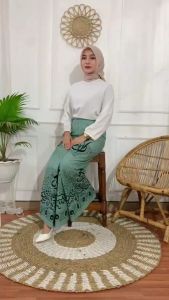 Sarung Batik Rayon Motif Mbak Santri Hijaiyah | Seragam Soft | Sarung Santri | Remaja