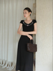 XXNING | Đầm Dài Elegance Thắt Eo Thêu Mới Phong Cách Trung Quốc
