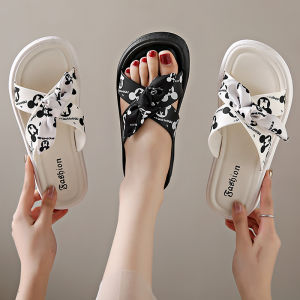 รองเท้าแตะผู้หญิง ทรงหนา ทรงสวมสบาย สไตล์ฤดูร้อน 2025 รองเท้าแตะส้นเตี้ยแบบสวมสบายสำหรับใส่ไปกลางแจ้ง รองเท้าแตะแฟชั่นสตรี