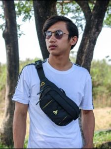 Tas Waistbag usb Pria dan Wanita Tas Selempang Terbaru Bagus dan Keren Di Pakai Kapanpun
