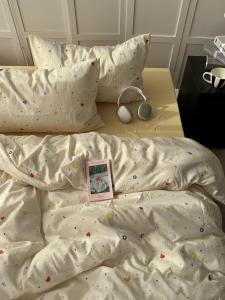Ins Style Washed Cotton Pure Color Bedding Set Cheese Pattern Student Dormitory Bed Sheet Cover Three Piece Set Soft Polyester