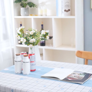 🚚 [ในสต็อก] 🔥 ผ้าปูโต๊ะ PVC กันน้ำกันลื่นน้ำมันป้องกันรอยขีดข่วนและทำความสะอาดง่าย ผ้าปูโต๊ะ ผ้าคลุมโต๊ะ รูปสี่เหลี่ยมผืนผ้า