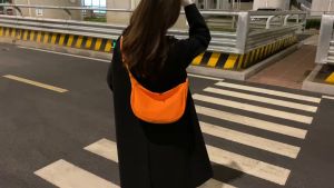 กระเป๋าสะพายข้าง ความจุใหญ่ มีหลายสี ลำลอง น้ำหนักเบา แนวเกาหลี กระเป๋าผ้าเก๋ๆ