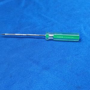 4" FLAT SCREWDRIVER