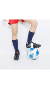 รองเท้าสตั๊ดเด็ก Kito BN9 รุ่น Maverick สีสวย มาพร้อมดีไซน์สุดเก๋ ลายกราฟิกสุดเท่ไม่ซ้ำใคร แถมฟรีถุงเท้า 1คู่