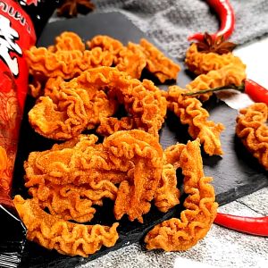 【辈儿香】八爪烧 麻辣 酱爆肉味鱿鱼酥锅巴薯片 网红零食怀旧休闲小吃 46g