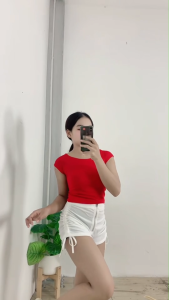 ชุดเซ็ตผู้หญิงแฟชั่น คอกลมแขนสั้น ดีไซน์เซ็กซี่ งานผ้าคุณภาพ ใส่แล้วขับผิวให้ดูสว่าง