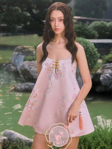 Elegant Chinese National Style Embroidered Floral Halter Dress Womens Unique Design Sweet Soft Age-Defying Skirt