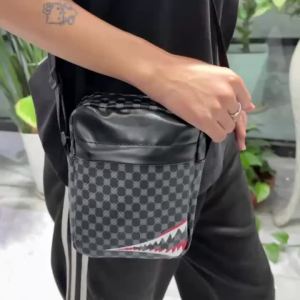 Sleek Multi-color Crossbody Bag for Daily Commute Stylish Shark-detail Multi-pocket Lightweight Versatile Casual Fashion Bag