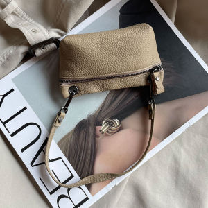 Mini Leather Coin Purse Womens Handheld Wallet High-Value Aesthetic First Layer Cowhide Zipper Closure Functional Small Bag